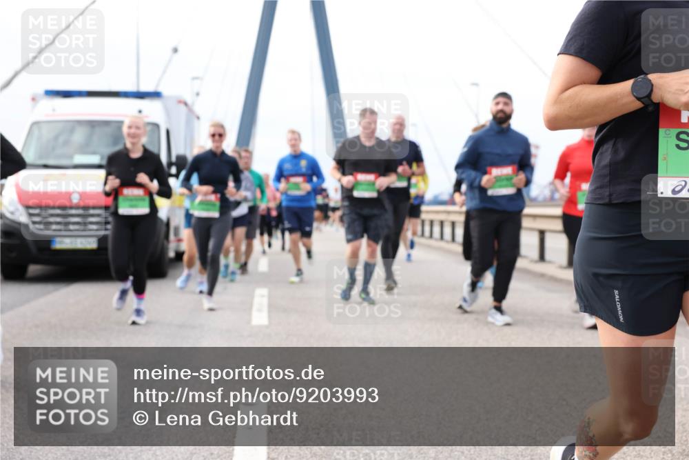 03.10.2025 - Köhlbrandbrückenlauf Lena Gebhardt http://msf.ph/oto/9203993 03.10.2025 15:55:11 Position 2  meine-sportfotos.de