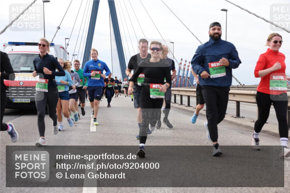 03.10.2025 - Köhlbrandbrückenlauf Lena Gebhardt http://msf.ph/oto/9204000 03.10.2025 15:55:12 Position 2 42, 85, 4, 4249, 9029, 9036 meine-sportfotos.de