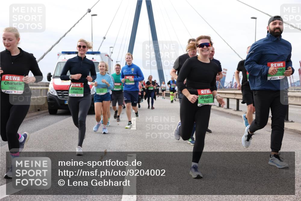 03.10.2025 - Köhlbrandbrückenlauf Lena Gebhardt http://msf.ph/oto/9204002 03.10.2025 15:55:13 Position 2 9046, 9043, 47, 8109, 9029 meine-sportfotos.de