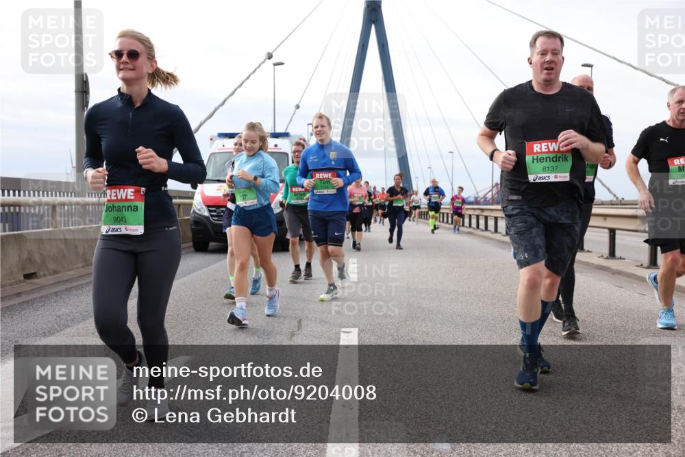 03.10.2025 - Köhlbrandbrückenlauf Lena Gebhardt http://msf.ph/oto/9204008 03.10.2025 15:55:14 Position 2 9043, 8137, 7735, 47 meine-sportfotos.de