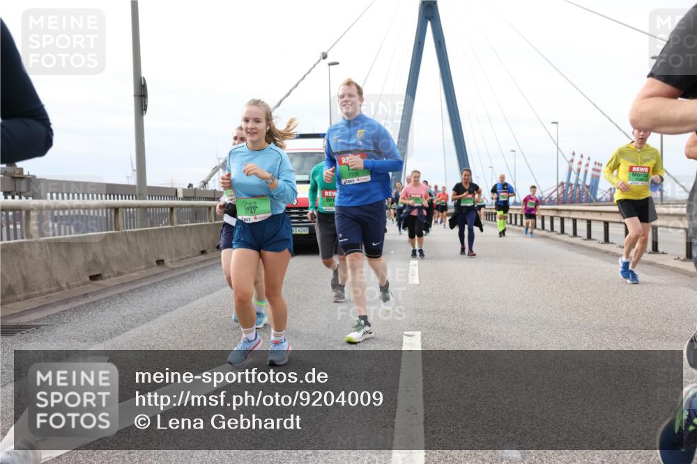 03.10.2025 - Köhlbrandbrückenlauf Lena Gebhardt http://msf.ph/oto/9204009 03.10.2025 15:55:14 Position 2 9747, 4249, 7735 meine-sportfotos.de