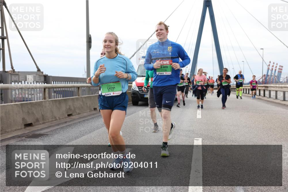03.10.2025 - Köhlbrandbrückenlauf Lena Gebhardt http://msf.ph/oto/9204011 03.10.2025 15:55:15 Position 2 9747, 7735 meine-sportfotos.de