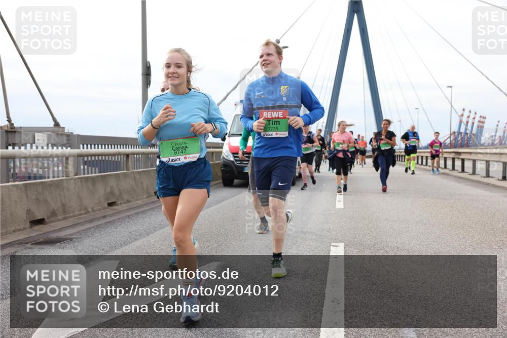 03.10.2025 - Köhlbrandbrückenlauf Lena Gebhardt http://msf.ph/oto/9204012 03.10.2025 15:55:15 Position 2 9747, 7735 meine-sportfotos.de