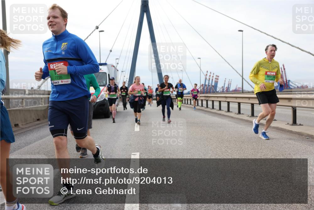 03.10.2025 - Köhlbrandbrückenlauf Lena Gebhardt http://msf.ph/oto/9204013 03.10.2025 15:55:15 Position 2 7735 meine-sportfotos.de
