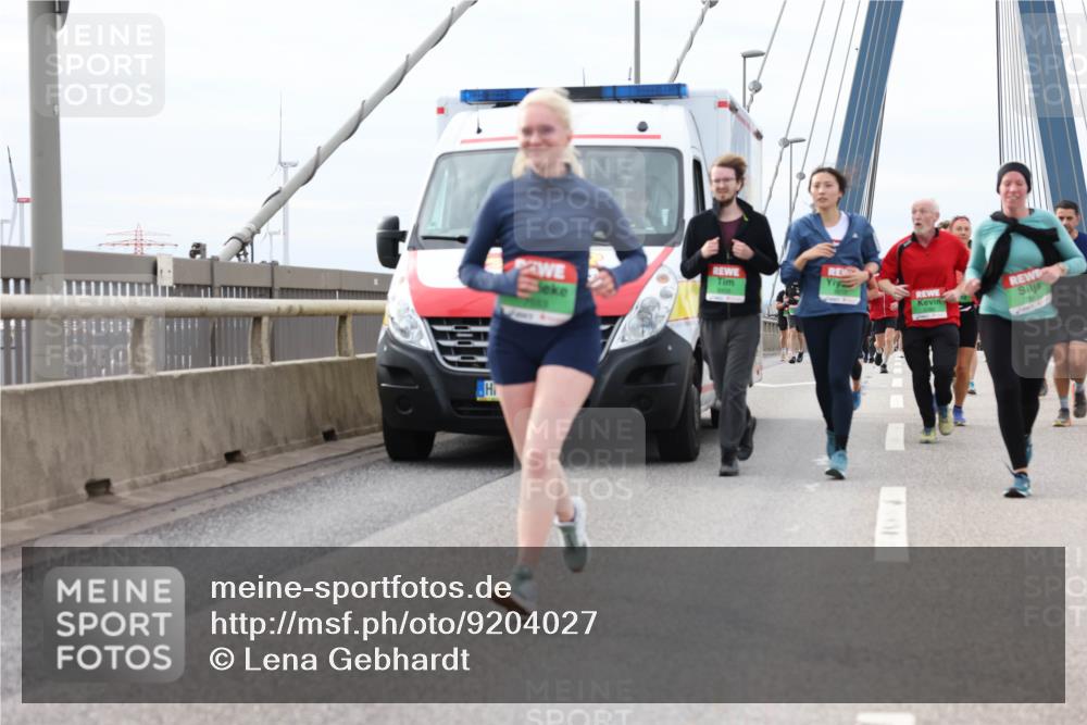 03.10.2025 - Köhlbrandbrückenlauf Lena Gebhardt http://msf.ph/oto/9204027 03.10.2025 15:55:18 Position 2  meine-sportfotos.de