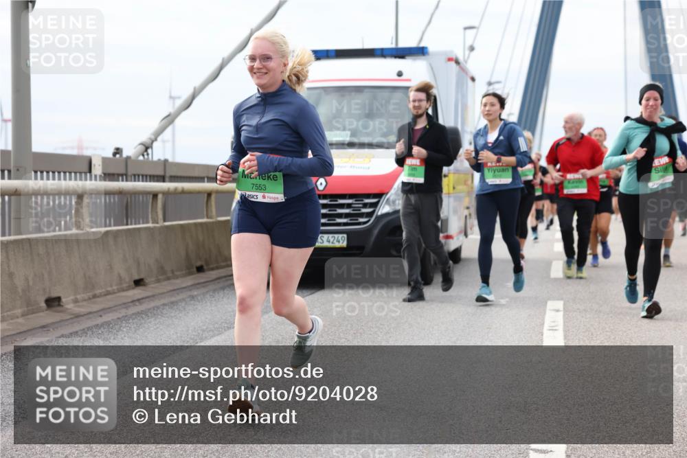 03.10.2025 - Köhlbrandbrückenlauf Lena Gebhardt http://msf.ph/oto/9204028 03.10.2025 15:55:18 Position 2 7553, 2, 85, 4249 meine-sportfotos.de