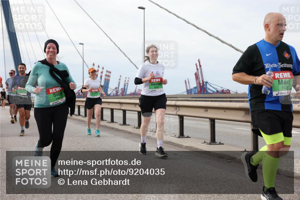 03.10.2025 - Köhlbrandbrückenlauf Lena Gebhardt http://msf.ph/oto/9204035 03.10.2025 15:55:20 Position 2 7544, 8953, 9516 meine-sportfotos.de