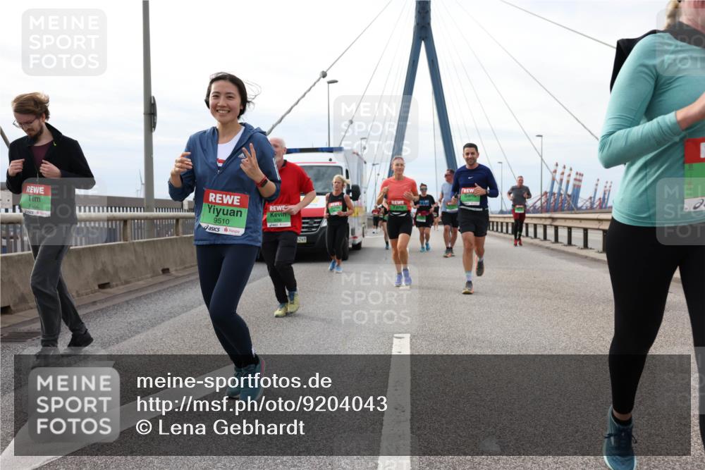 03.10.2025 - Köhlbrandbrückenlauf Lena Gebhardt http://msf.ph/oto/9204043 03.10.2025 15:55:22 Position 2 8458, 9510, 249, 21 meine-sportfotos.de