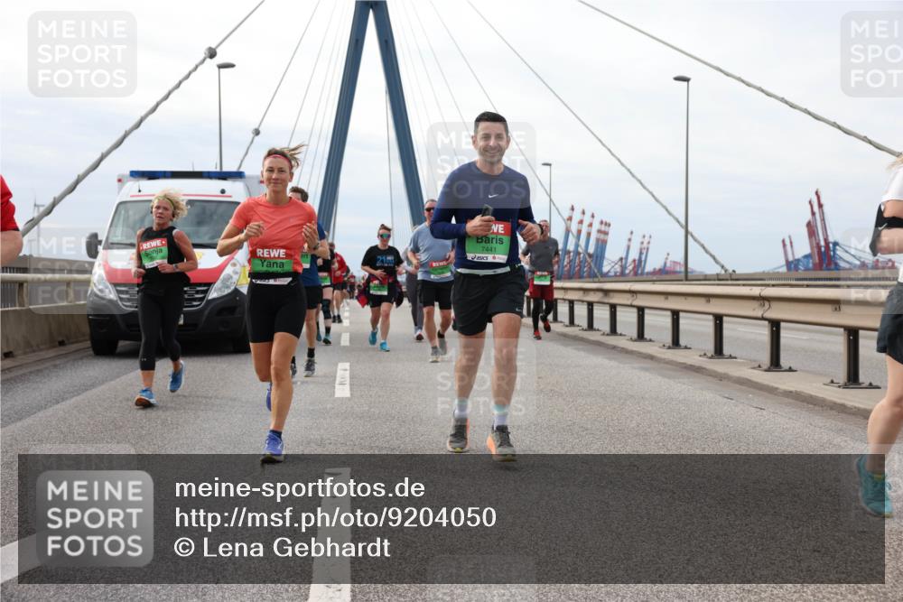03.10.2025 - Köhlbrandbrückenlauf Lena Gebhardt http://msf.ph/oto/9204050 03.10.2025 15:55:22 Position 2 21993, 7441 meine-sportfotos.de