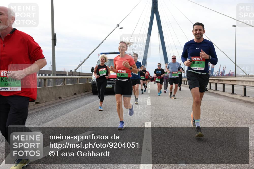 03.10.2025 - Köhlbrandbrückenlauf Lena Gebhardt http://msf.ph/oto/9204051 03.10.2025 15:55:23 Position 2 8289, 213, 4249, 7441 meine-sportfotos.de