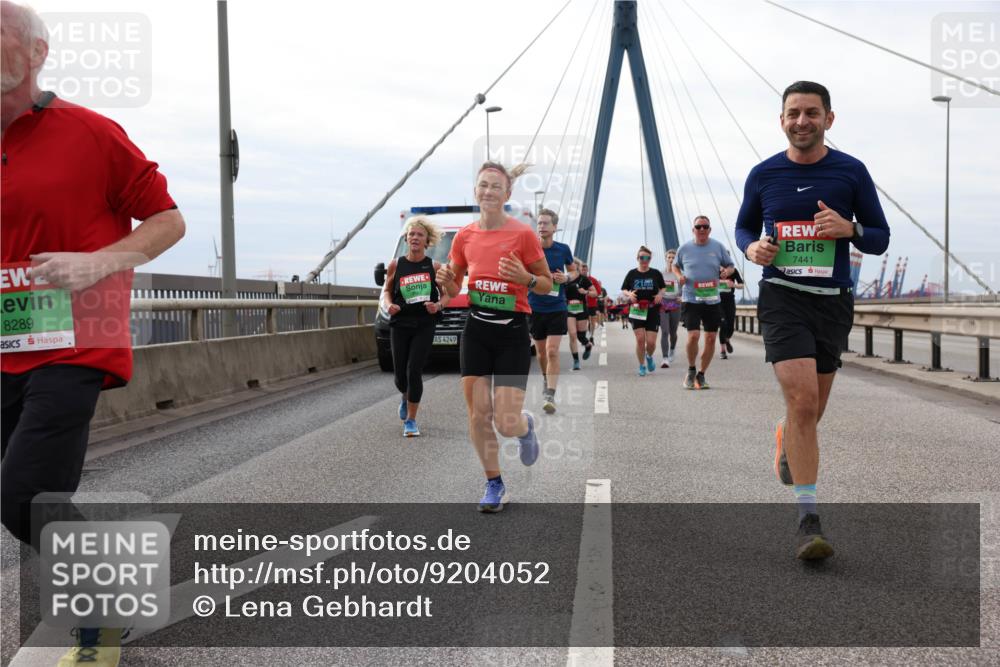03.10.2025 - Köhlbrandbrückenlauf Lena Gebhardt http://msf.ph/oto/9204052 03.10.2025 15:55:23 Position 2 8289, 21, 4249, 7441 meine-sportfotos.de