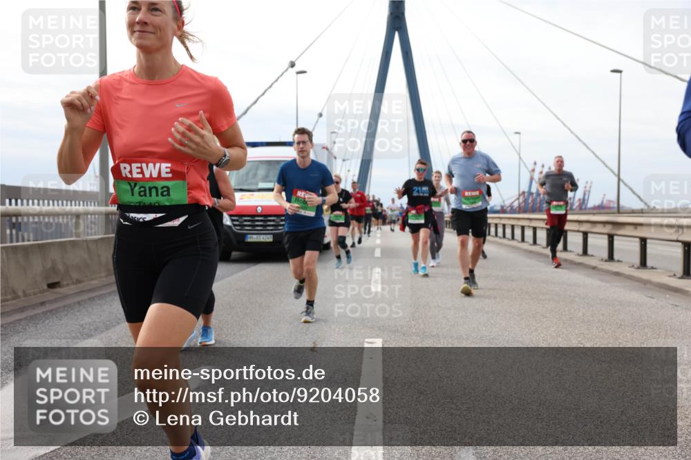 03.10.2025 - Köhlbrandbrückenlauf Lena Gebhardt http://msf.ph/oto/9204058 03.10.2025 15:55:24 Position 2 4249, 21 meine-sportfotos.de