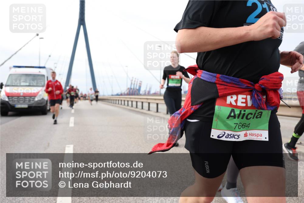 03.10.2025 - Köhlbrandbrückenlauf Lena Gebhardt http://msf.ph/oto/9204073 03.10.2025 15:55:27 Position 2 7664 meine-sportfotos.de