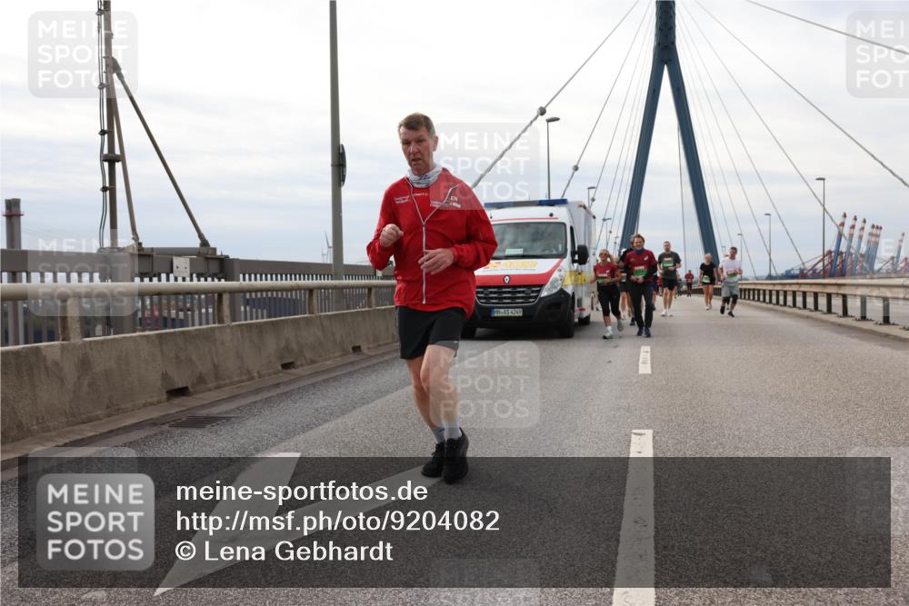 03.10.2025 - Köhlbrandbrückenlauf Lena Gebhardt http://msf.ph/oto/9204082 03.10.2025 15:55:29 Position 2 4249 meine-sportfotos.de