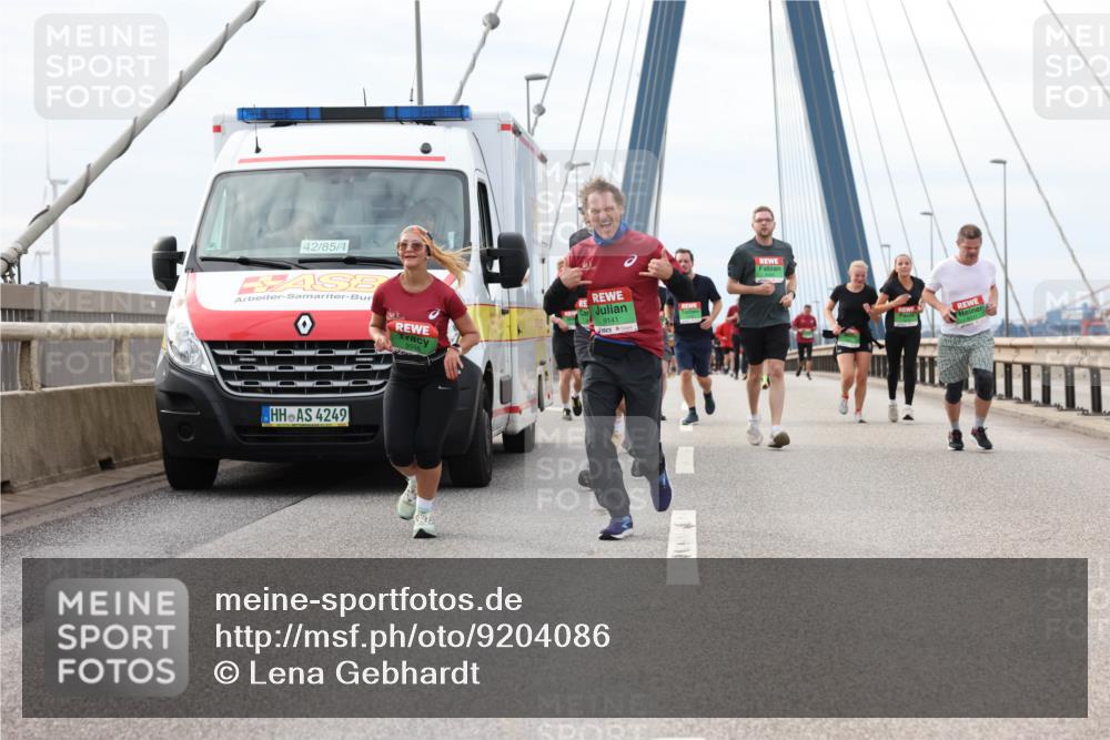 03.10.2025 - Köhlbrandbrückenlauf Lena Gebhardt http://msf.ph/oto/9204086 03.10.2025 15:55:30 Position 2 42, 85, 1, 9141, 4249 meine-sportfotos.de