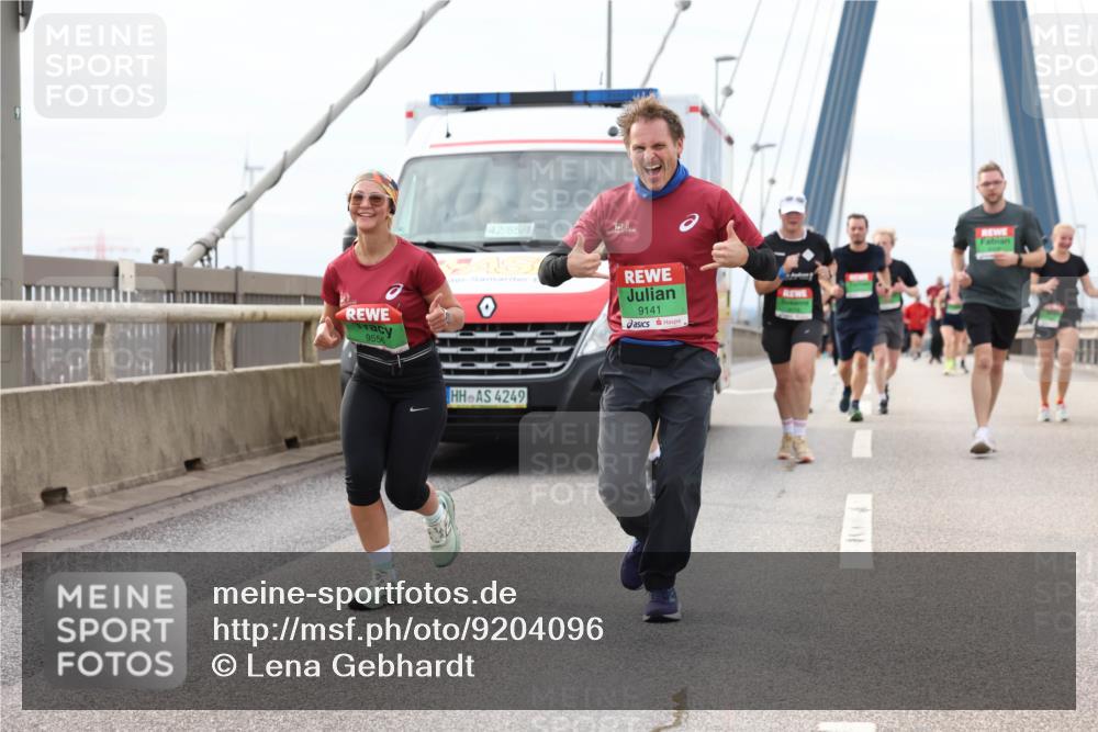 03.10.2025 - Köhlbrandbrückenlauf Lena Gebhardt http://msf.ph/oto/9204096 03.10.2025 15:55:32 Position 2 9, 9556, 42, 85, 4, 9141, 4249 meine-sportfotos.de