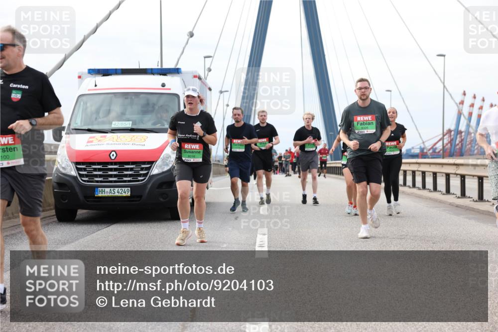 03.10.2025 - Köhlbrandbrückenlauf Lena Gebhardt http://msf.ph/oto/9204103 03.10.2025 15:55:33 Position 2 100, 42, 85, 4, 8016, 4249, 8326 meine-sportfotos.de