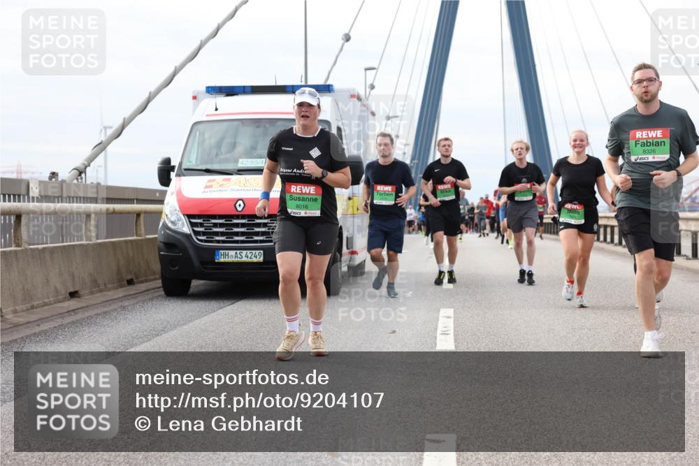 03.10.2025 - Köhlbrandbrückenlauf Lena Gebhardt http://msf.ph/oto/9204107 03.10.2025 15:55:34 Position 2 42, 85, 4, 4249, 8016, 8326 meine-sportfotos.de