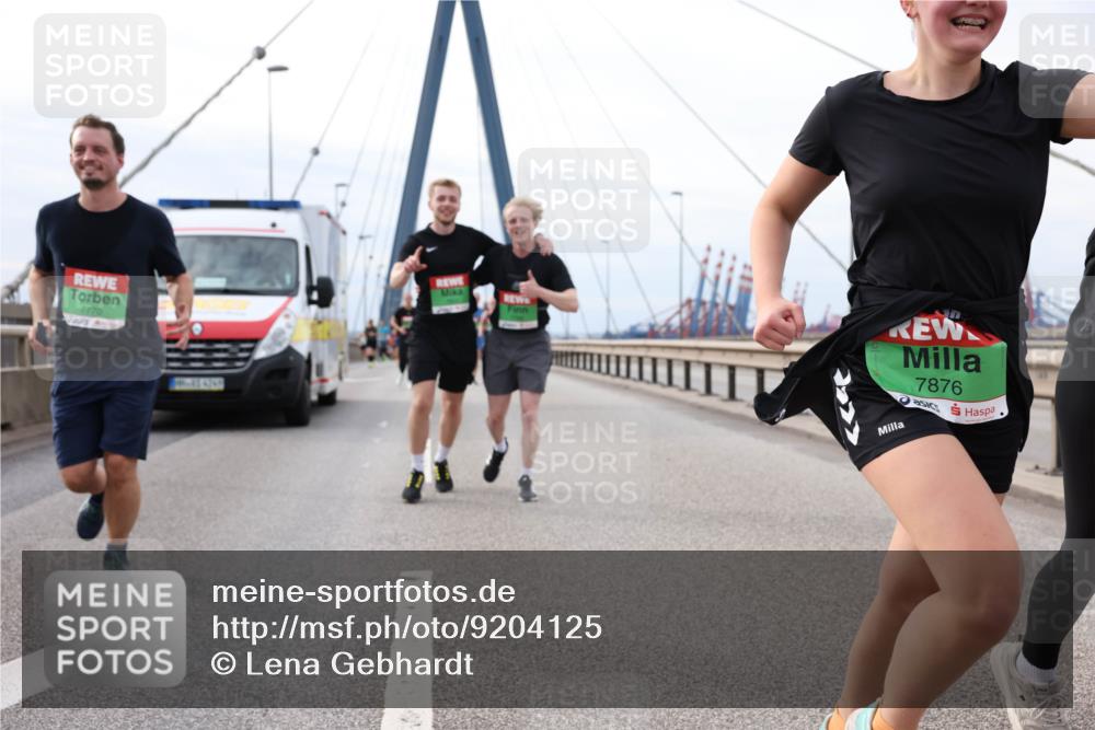 03.10.2025 - Köhlbrandbrückenlauf Lena Gebhardt http://msf.ph/oto/9204125 03.10.2025 15:55:37 Position 2 7770, 7876 meine-sportfotos.de