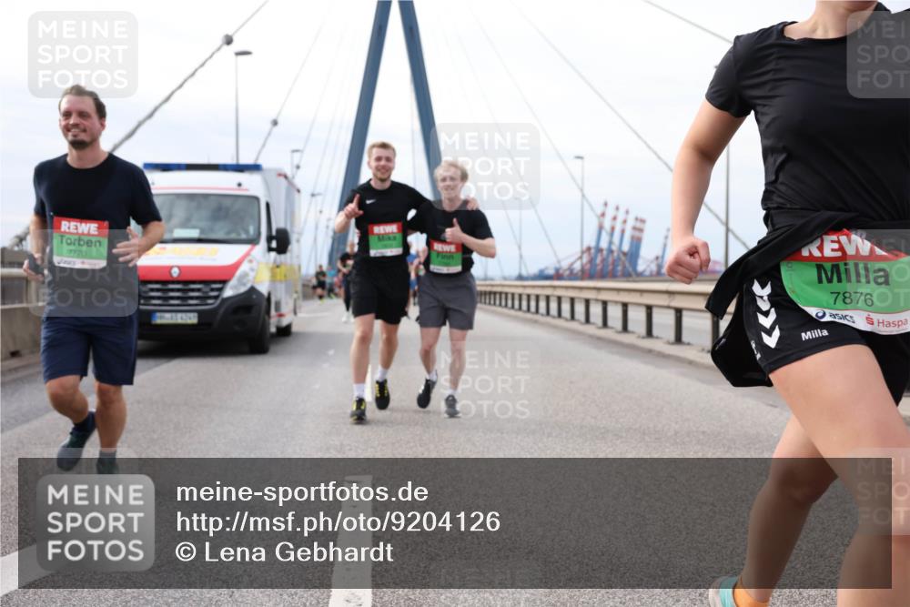 03.10.2025 - Köhlbrandbrückenlauf Lena Gebhardt http://msf.ph/oto/9204126 03.10.2025 15:55:37 Position 2 7770, 7876 meine-sportfotos.de