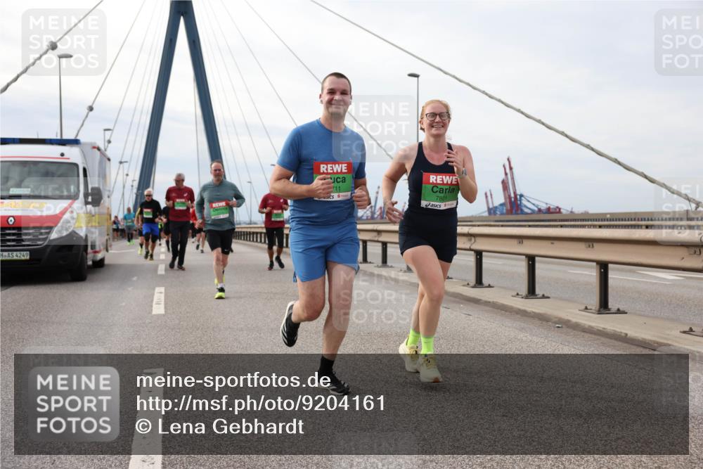 03.10.2025 - Köhlbrandbrückenlauf Lena Gebhardt http://msf.ph/oto/9204161 03.10.2025 15:55:44 Position 2 42, 85, 4249, 11, 7801 meine-sportfotos.de