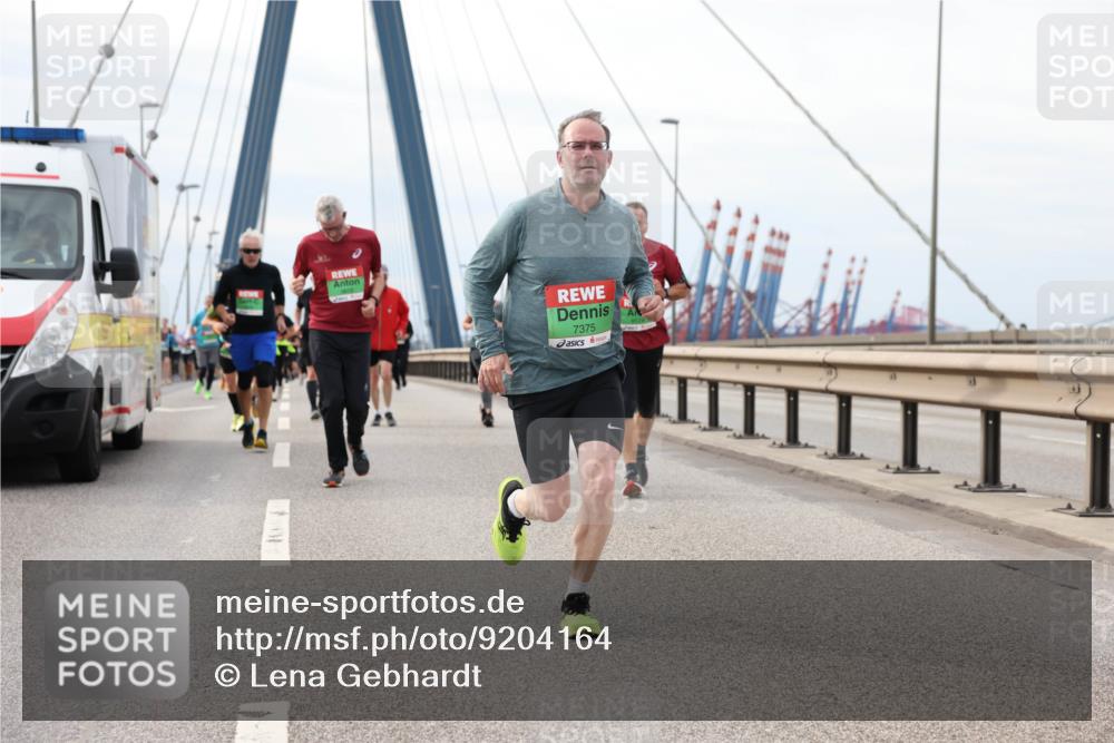 03.10.2025 - Köhlbrandbrückenlauf Lena Gebhardt http://msf.ph/oto/9204164 03.10.2025 15:55:45 Position 2 7375 meine-sportfotos.de