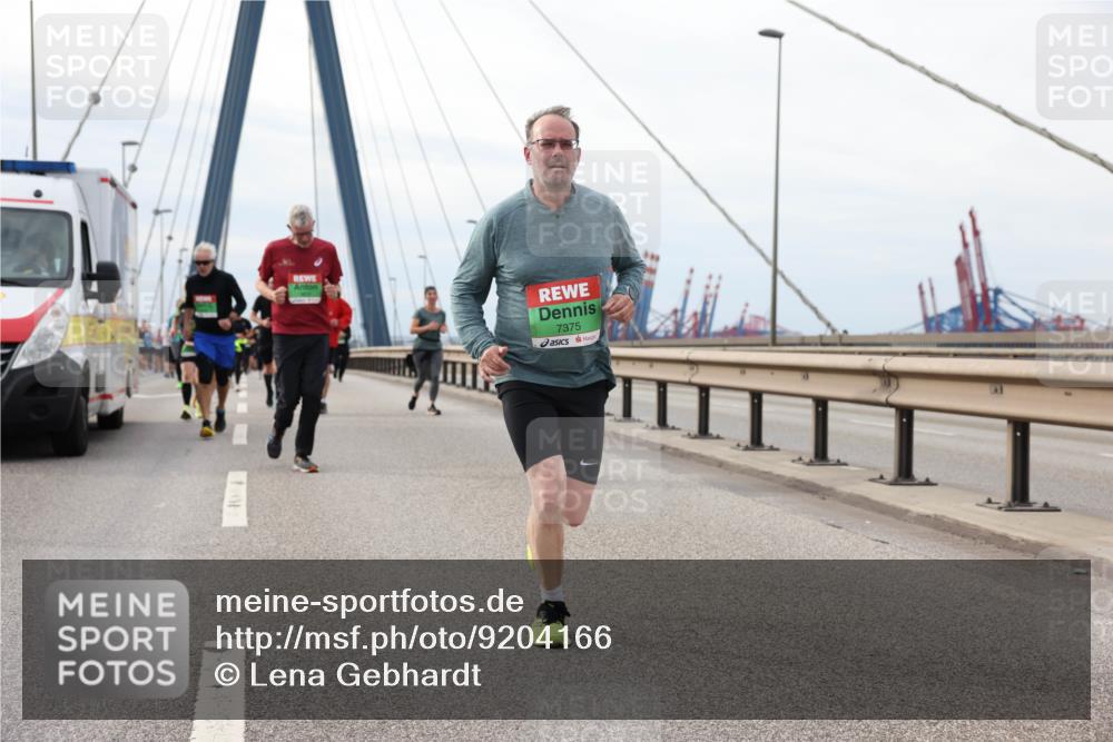03.10.2025 - Köhlbrandbrückenlauf Lena Gebhardt http://msf.ph/oto/9204166 03.10.2025 15:55:46 Position 2 7375 meine-sportfotos.de