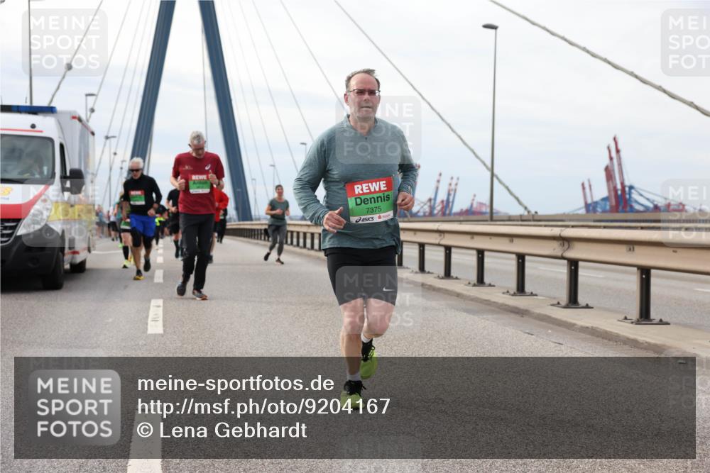 03.10.2025 - Köhlbrandbrückenlauf Lena Gebhardt http://msf.ph/oto/9204167 03.10.2025 15:55:46 Position 2 7375 meine-sportfotos.de