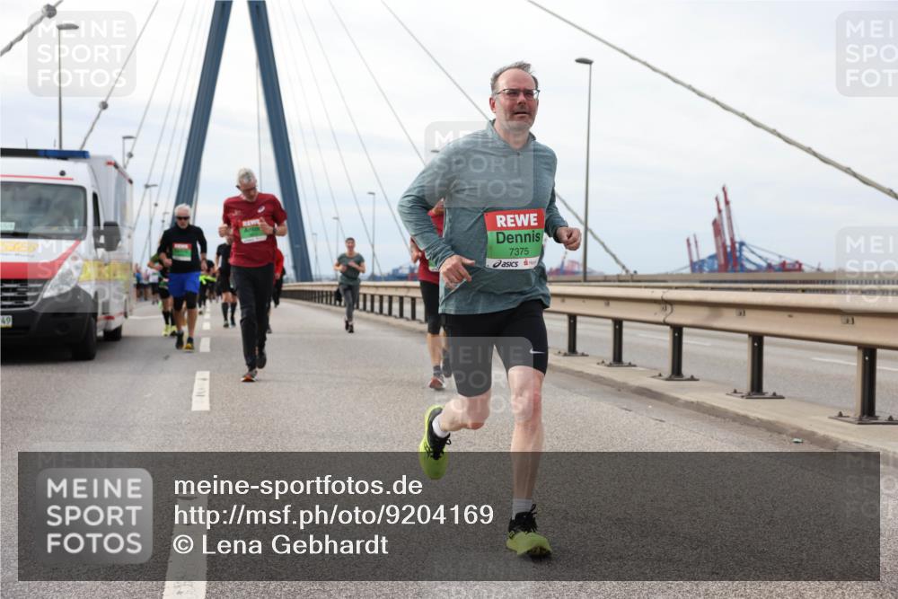 03.10.2025 - Köhlbrandbrückenlauf Lena Gebhardt http://msf.ph/oto/9204169 03.10.2025 15:55:46 Position 2 49, 7375 meine-sportfotos.de