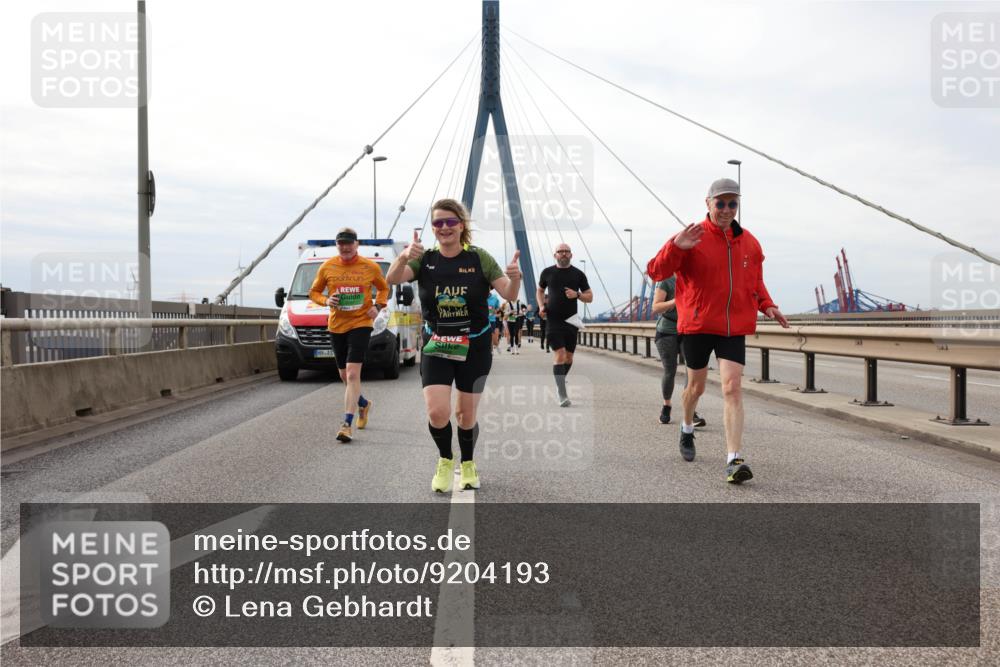03.10.2025 - Köhlbrandbrückenlauf Lena Gebhardt http://msf.ph/oto/9204193 03.10.2025 15:55:51 Position 2  meine-sportfotos.de