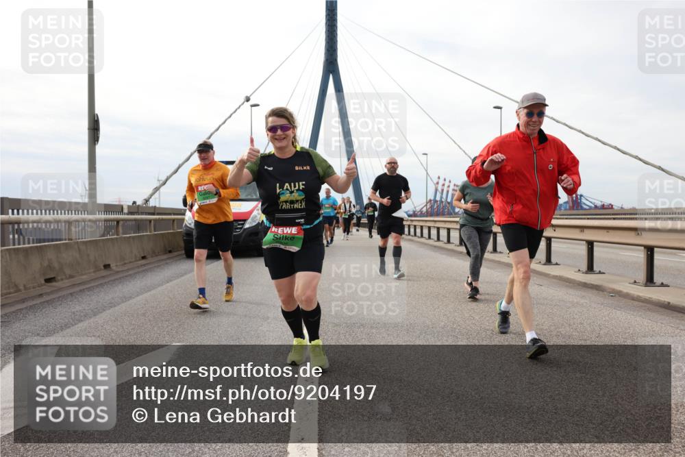03.10.2025 - Köhlbrandbrückenlauf Lena Gebhardt http://msf.ph/oto/9204197 03.10.2025 15:55:52 Position 2  meine-sportfotos.de