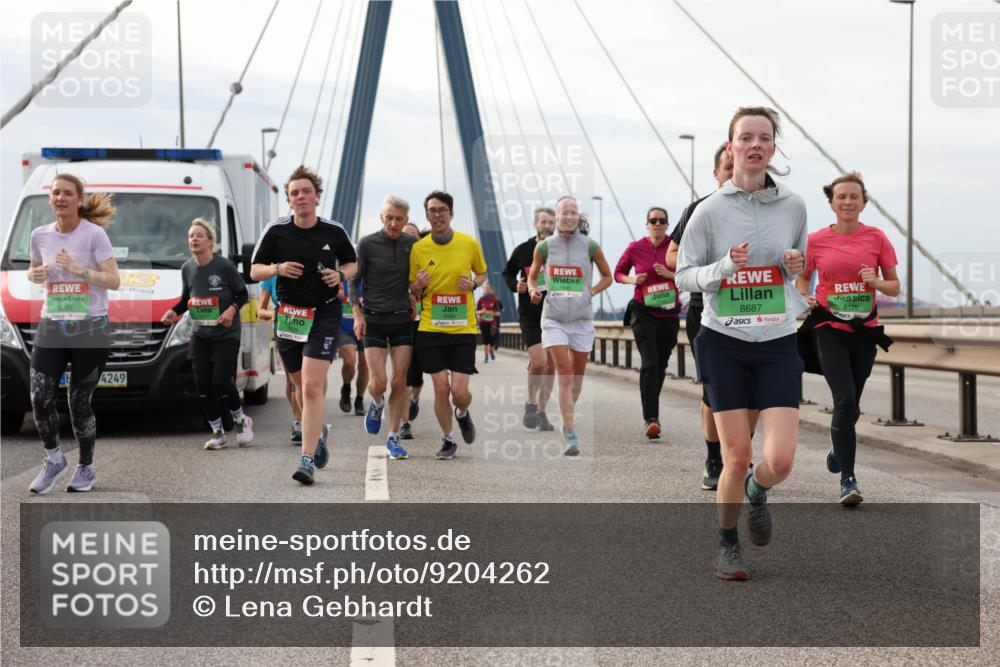 03.10.2025 - Köhlbrandbrückenlauf Lena Gebhardt http://msf.ph/oto/9204262 03.10.2025 15:56:06 Position 2 8295, 4249, 8687, 8125 meine-sportfotos.de