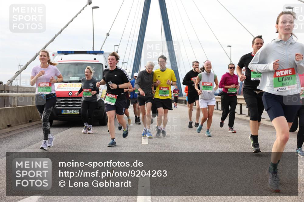 03.10.2025 - Köhlbrandbrückenlauf Lena Gebhardt http://msf.ph/oto/9204263 03.10.2025 15:56:06 Position 2 8295, 42, 85, 4, 4249, 8406, 8687 meine-sportfotos.de