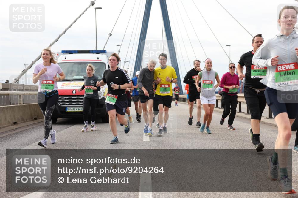 03.10.2025 - Köhlbrandbrückenlauf Lena Gebhardt http://msf.ph/oto/9204264 03.10.2025 15:56:06 Position 2 8295, 42, 85, 4, 4249, 8406, 8687 meine-sportfotos.de