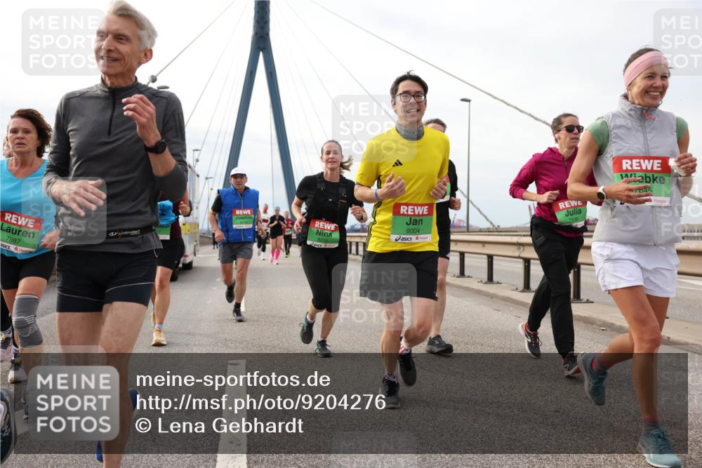 03.10.2025 - Köhlbrandbrückenlauf Lena Gebhardt http://msf.ph/oto/9204276 03.10.2025 15:56:09 Position 2 7967, 8239, 9004, 7536, 7845 meine-sportfotos.de