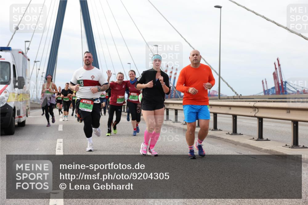 03.10.2025 - Köhlbrandbrückenlauf Lena Gebhardt http://msf.ph/oto/9204305 03.10.2025 15:56:14 Position 2  meine-sportfotos.de