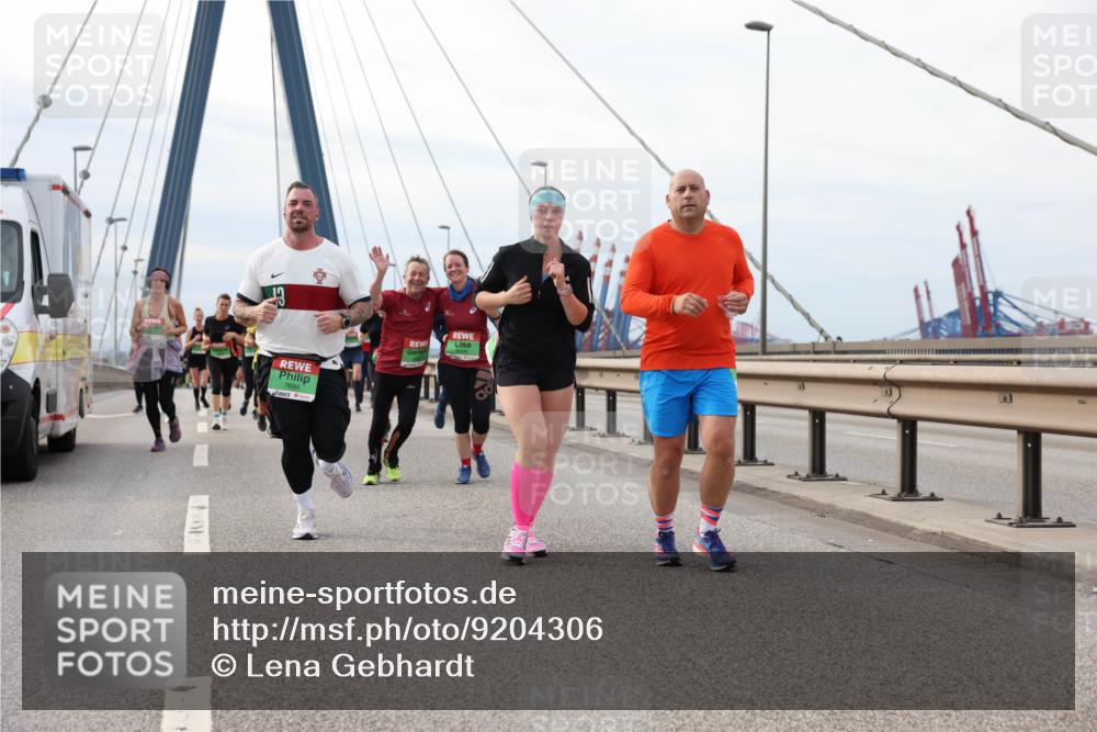 03.10.2025 - Köhlbrandbrückenlauf Lena Gebhardt http://msf.ph/oto/9204306 03.10.2025 15:56:14 Position 2  meine-sportfotos.de