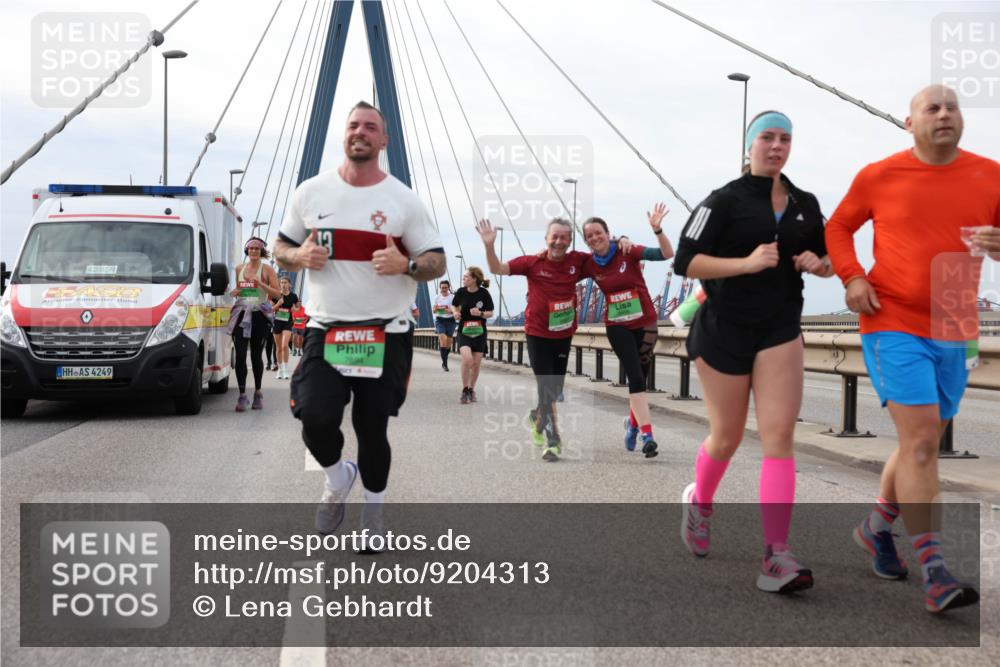 03.10.2025 - Köhlbrandbrückenlauf Lena Gebhardt http://msf.ph/oto/9204313 03.10.2025 15:56:15 Position 2 42, 85, 4, 4249, 7694 meine-sportfotos.de