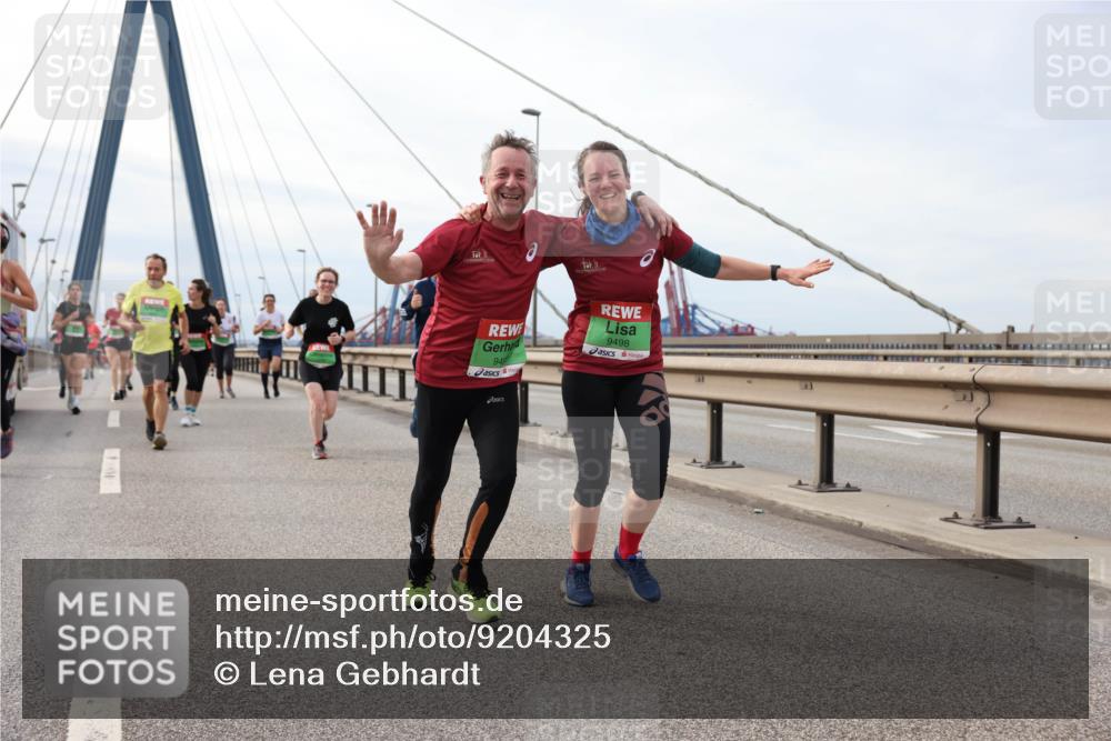 03.10.2025 - Köhlbrandbrückenlauf Lena Gebhardt http://msf.ph/oto/9204325 03.10.2025 15:56:17 Position 2 949, 9498 meine-sportfotos.de