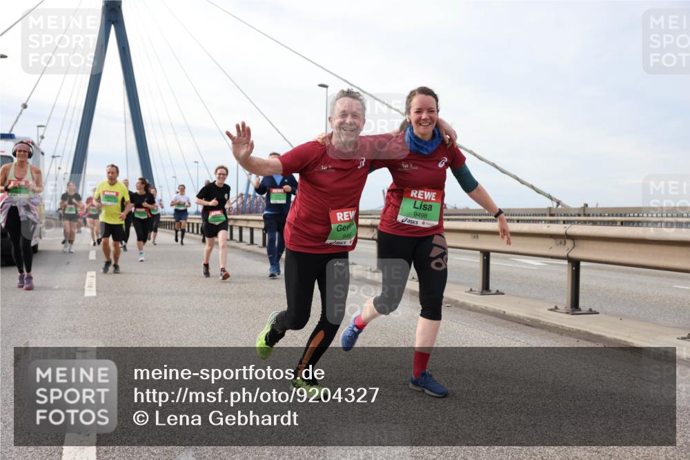 03.10.2025 - Köhlbrandbrückenlauf Lena Gebhardt http://msf.ph/oto/9204327 03.10.2025 15:56:17 Position 2 949, 9498 meine-sportfotos.de