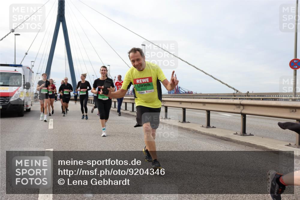 03.10.2025 - Köhlbrandbrückenlauf Lena Gebhardt http://msf.ph/oto/9204346 03.10.2025 15:56:20 Position 2 9, 8507 meine-sportfotos.de