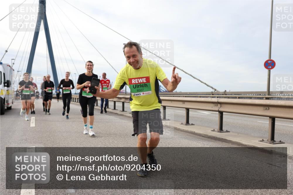 03.10.2025 - Köhlbrandbrückenlauf Lena Gebhardt http://msf.ph/oto/9204350 03.10.2025 15:56:20 Position 2 8507 meine-sportfotos.de