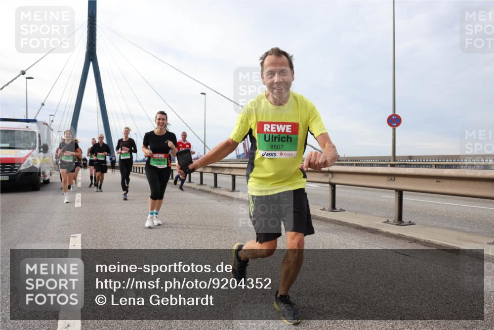 03.10.2025 - Köhlbrandbrückenlauf Lena Gebhardt http://msf.ph/oto/9204352 03.10.2025 15:56:20 Position 2 4249, 8507 meine-sportfotos.de