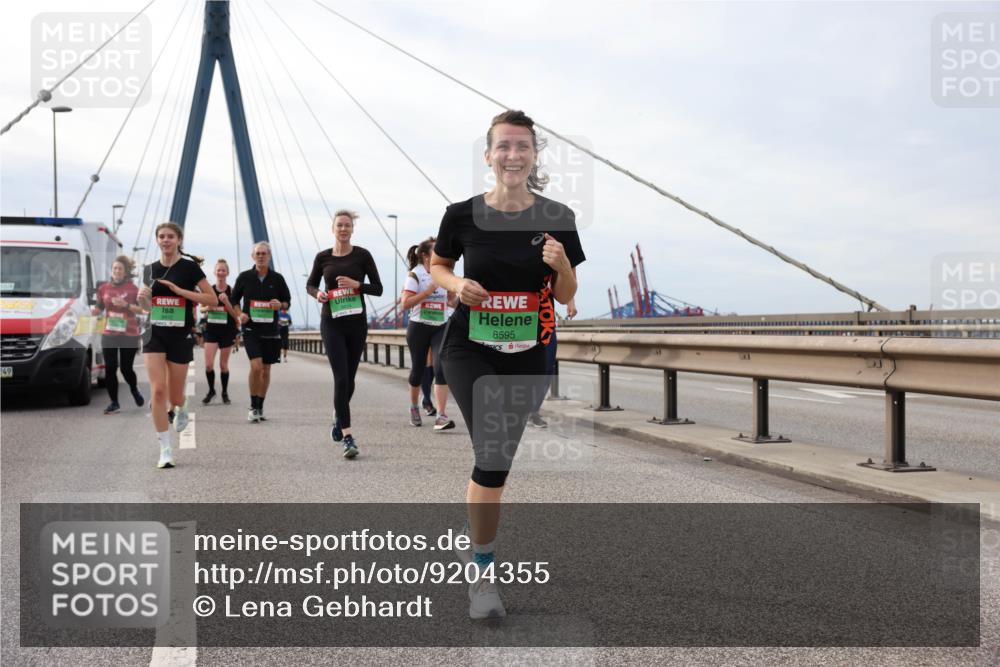 03.10.2025 - Köhlbrandbrückenlauf Lena Gebhardt http://msf.ph/oto/9204355 03.10.2025 15:56:21 Position 2 249, 8595 meine-sportfotos.de