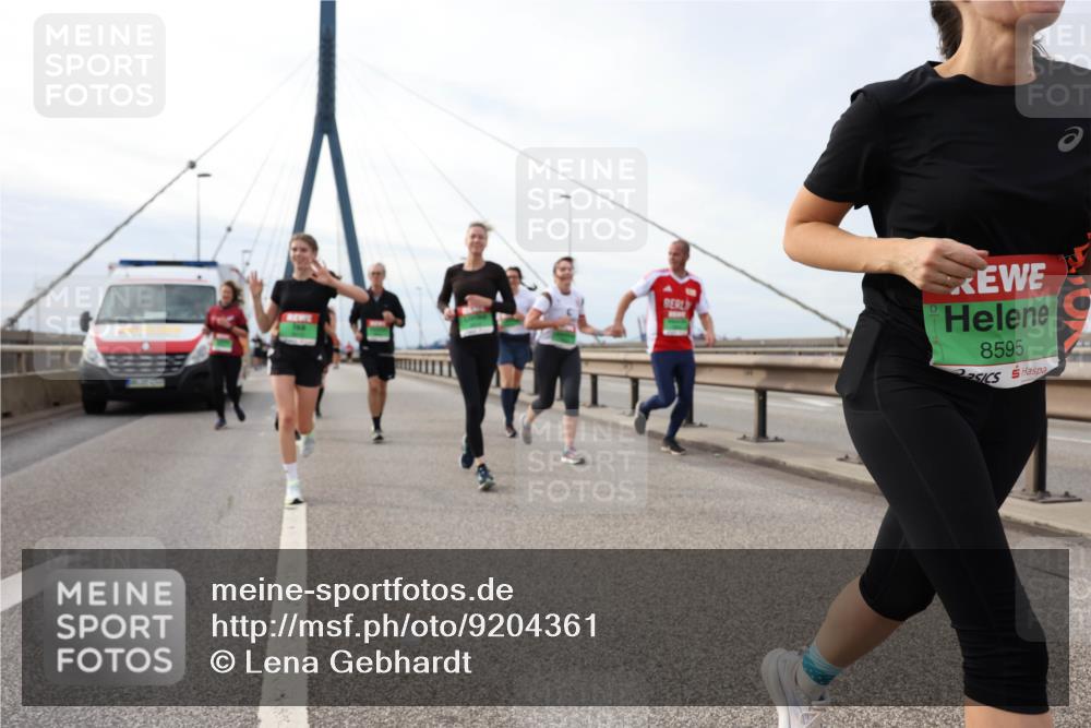 03.10.2025 - Köhlbrandbrückenlauf Lena Gebhardt http://msf.ph/oto/9204361 03.10.2025 15:56:22 Position 2 8595 meine-sportfotos.de