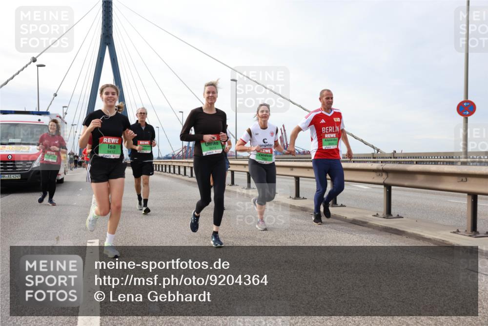 03.10.2025 - Köhlbrandbrückenlauf Lena Gebhardt http://msf.ph/oto/9204364 03.10.2025 15:56:22 Position 2 42, 85, 4, 483, 9412, 4249, 9414, 8930 meine-sportfotos.de