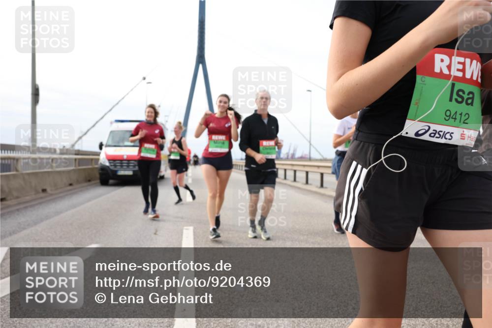 03.10.2025 - Köhlbrandbrückenlauf Lena Gebhardt http://msf.ph/oto/9204369 03.10.2025 15:56:23 Position 2 9412 meine-sportfotos.de