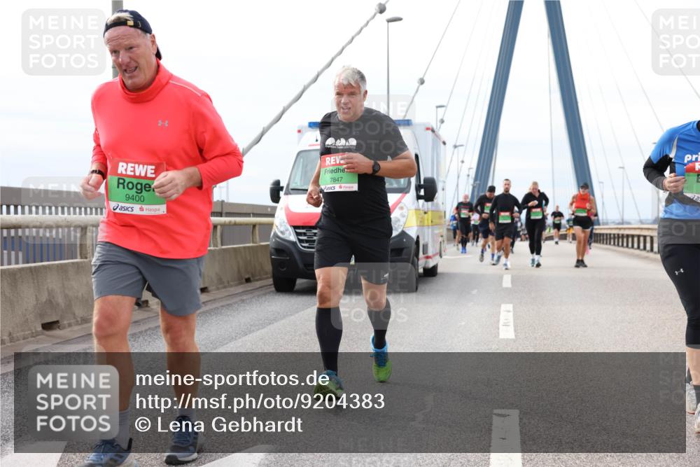03.10.2025 - Köhlbrandbrückenlauf Lena Gebhardt http://msf.ph/oto/9204383 03.10.2025 15:56:30 Position 2 9400, 7847 meine-sportfotos.de