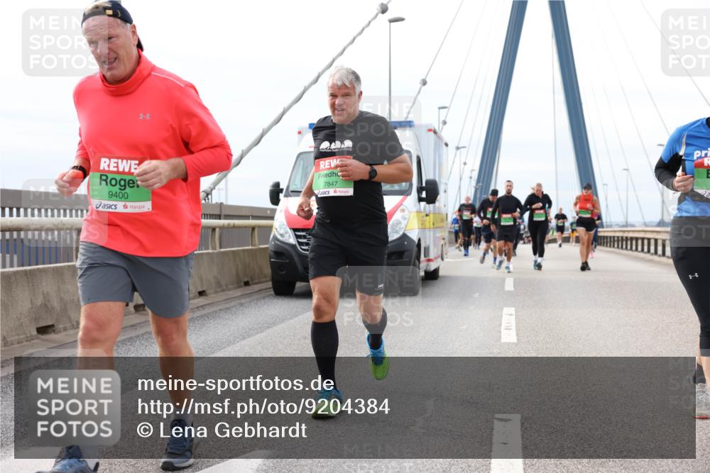 03.10.2025 - Köhlbrandbrückenlauf Lena Gebhardt http://msf.ph/oto/9204384 03.10.2025 15:56:30 Position 2 9400, 7847 meine-sportfotos.de