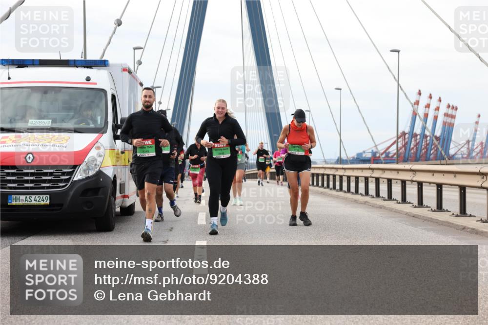 03.10.2025 - Köhlbrandbrückenlauf Lena Gebhardt http://msf.ph/oto/9204388 03.10.2025 15:56:33 Position 2 42, 85, 4, 4249, 8349, 7799 meine-sportfotos.de